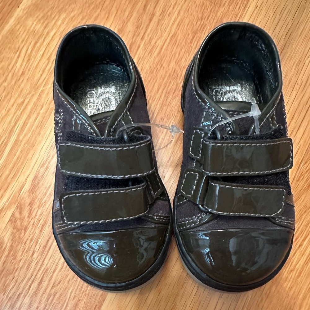 Ice iceberg baby shoes size 20
